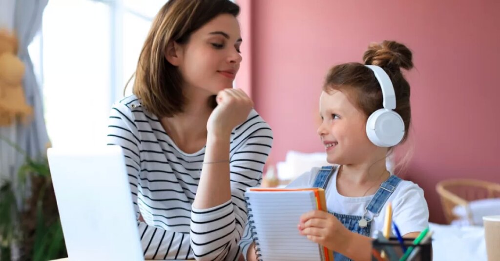 Expertii-Novakid-poti-fi-interactiv-dar-nu-si-pe-deplin-concentrat.-Afla-cum-sa-antrenezi-atentia-copilului-cand-studiaza.jpg